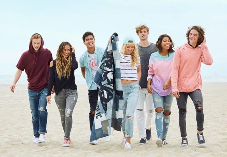 Hollister released the Share2Pay app for teens October 12, 2022