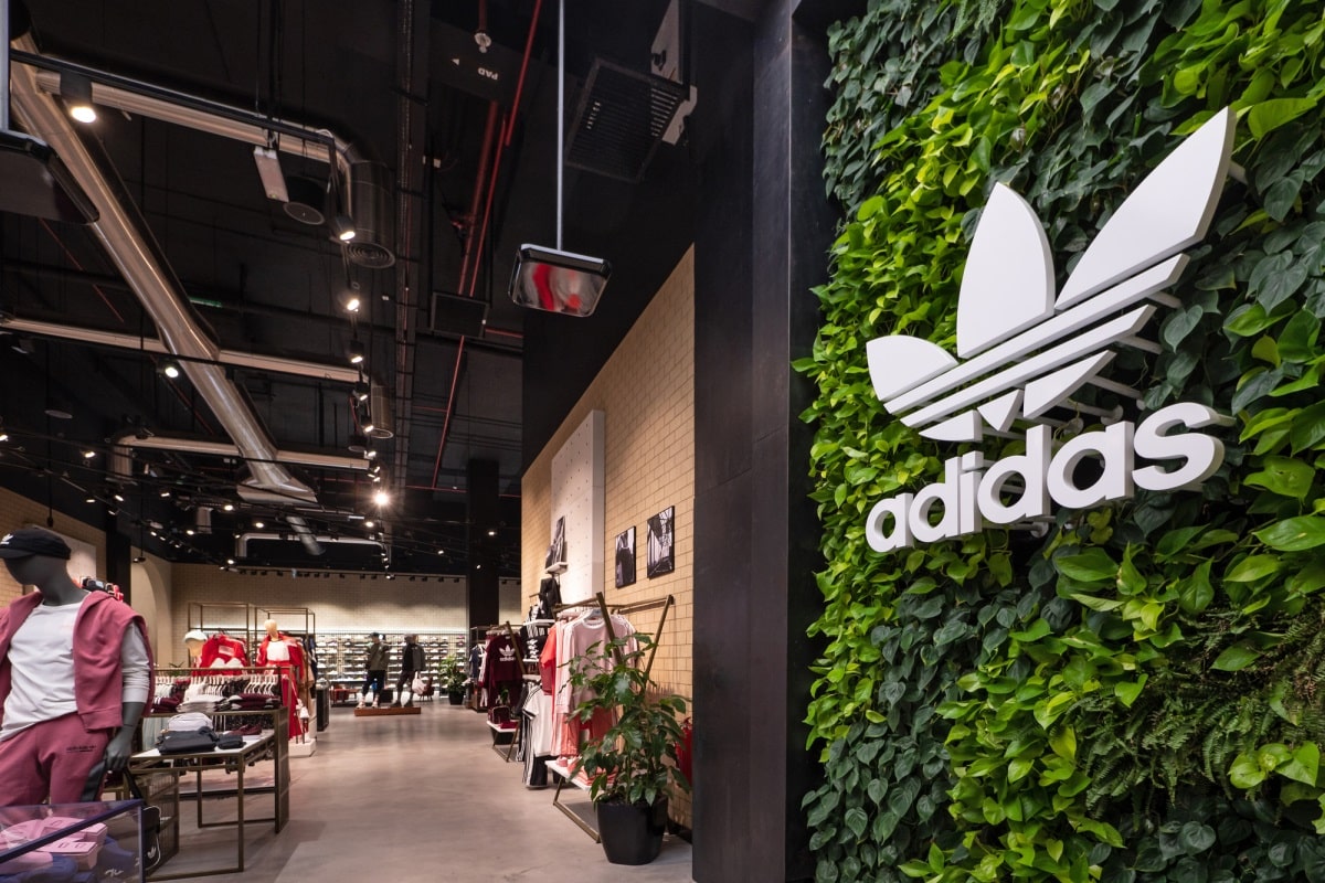 Mall of emirates adidas hotsell