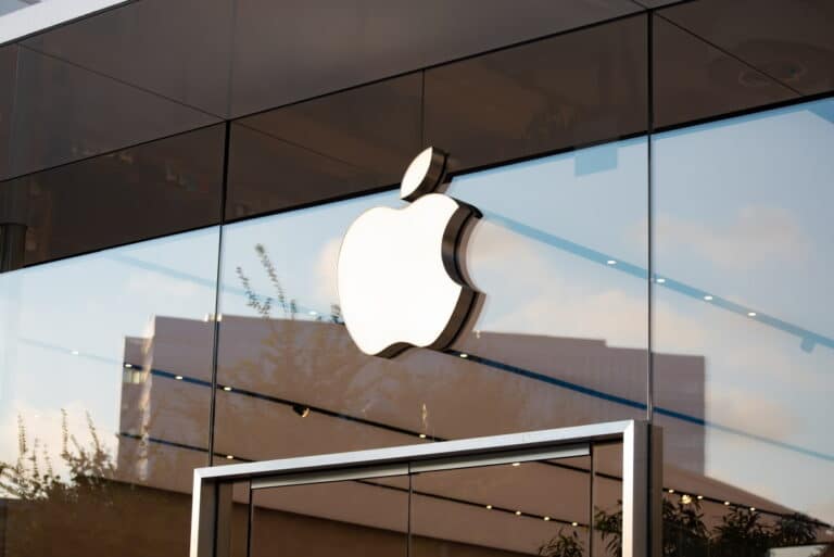 Apple restricts competitors from opening stores near its new Mumbai location April 13, 2023
