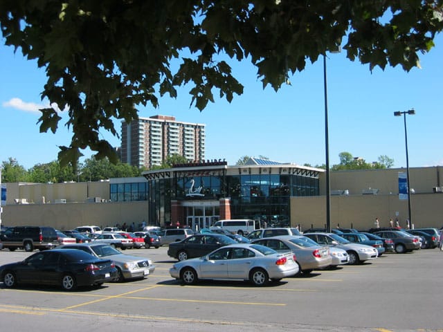 Billings Bridge Plaza