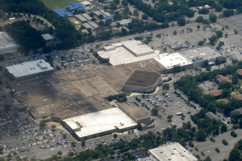 The Oaks Mall