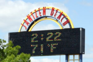 Jantzen Beach Center