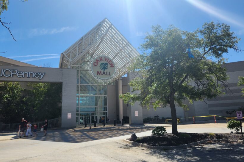 Oak View Mall